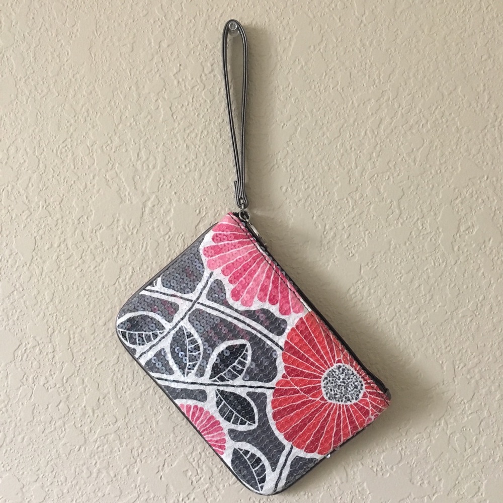 ❗️vera bradley sequined wristlet